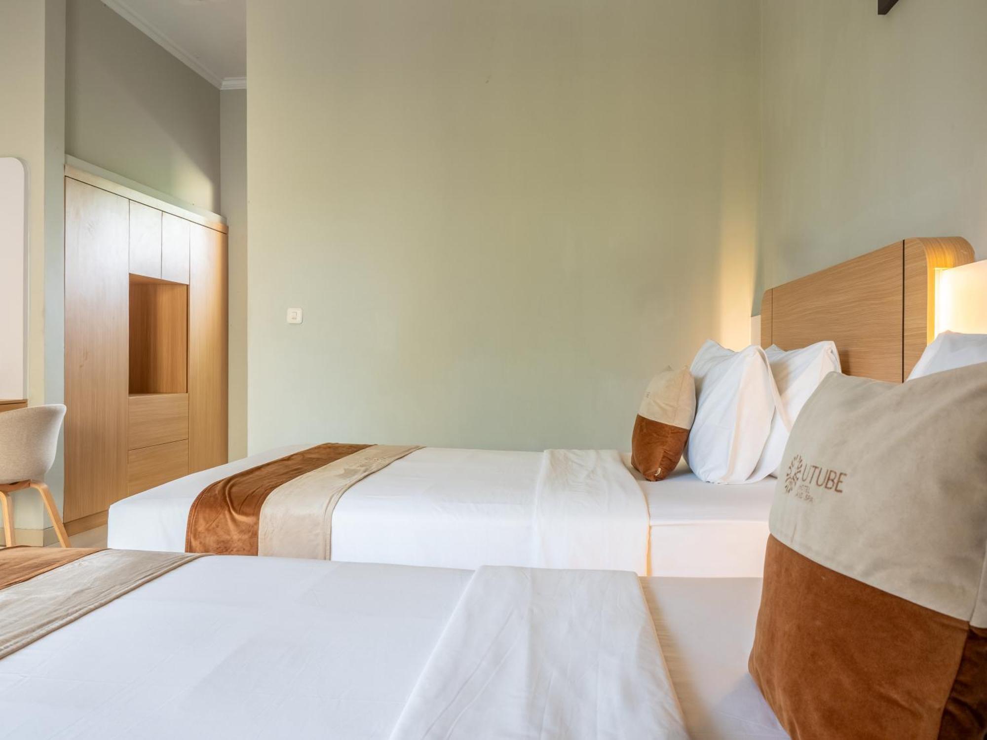 U Tube Hotel Улувату Екстер'єр фото
